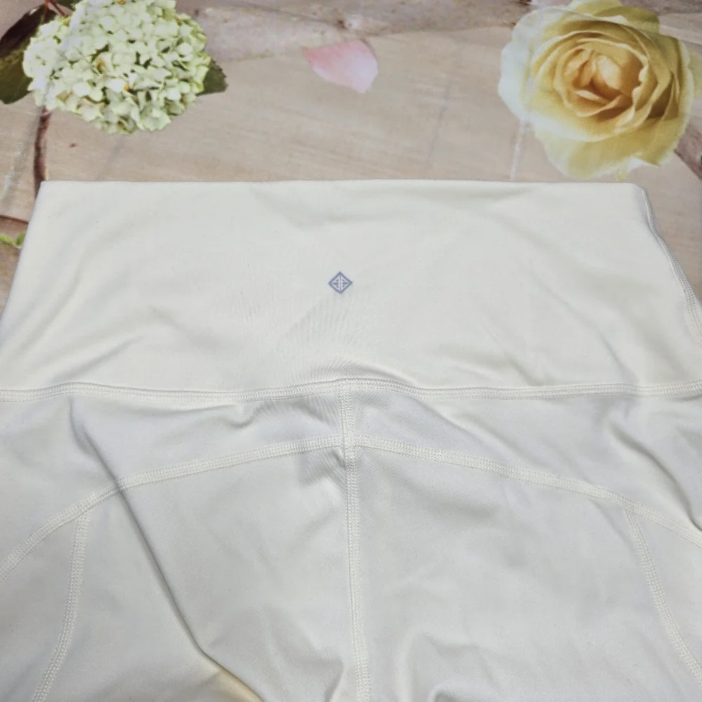 Antonio Melani cream leggings - Picture 4 of 6